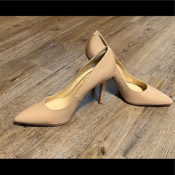 Jessica Simpson Nude Pump - Picture 5 of 5